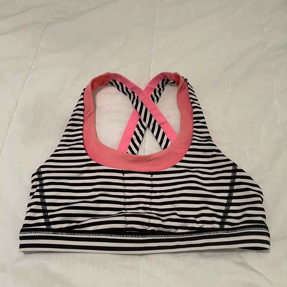 Lululemon sports bra size 6